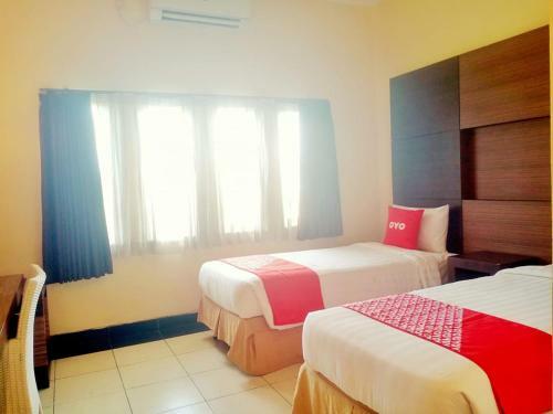 Oyo 90102 Edotel Hotel By Dbest Hospitality