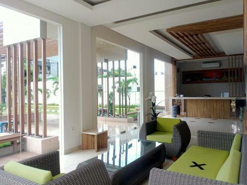 Oyo 90102 Edotel Hotel By Dbest Hospitality