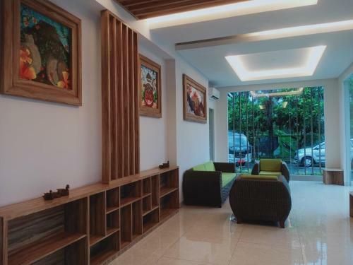 Oyo 90102 Edotel Hotel By Dbest Hospitality