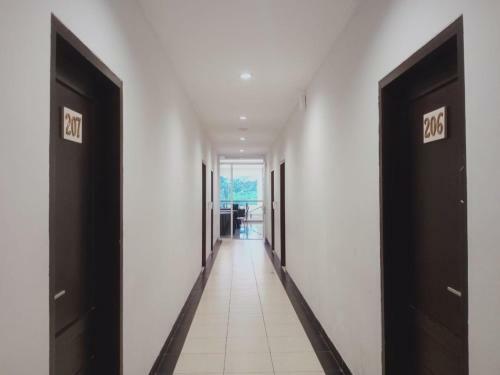 Oyo 90102 Edotel Hotel By Dbest Hospitality
