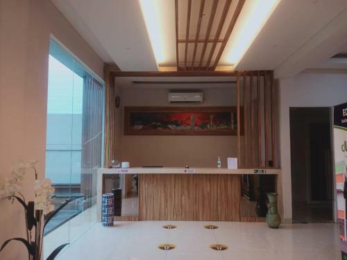Oyo 90102 Edotel Hotel By Dbest Hospitality