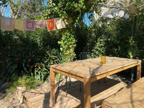 Charming Apartment In A Duplex With Garden & Balcony