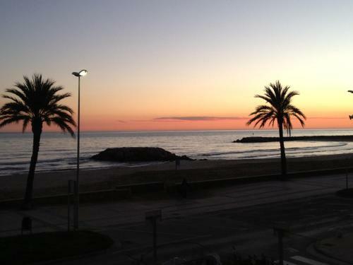 Apartamento Primera Linea De Mar, Cunit