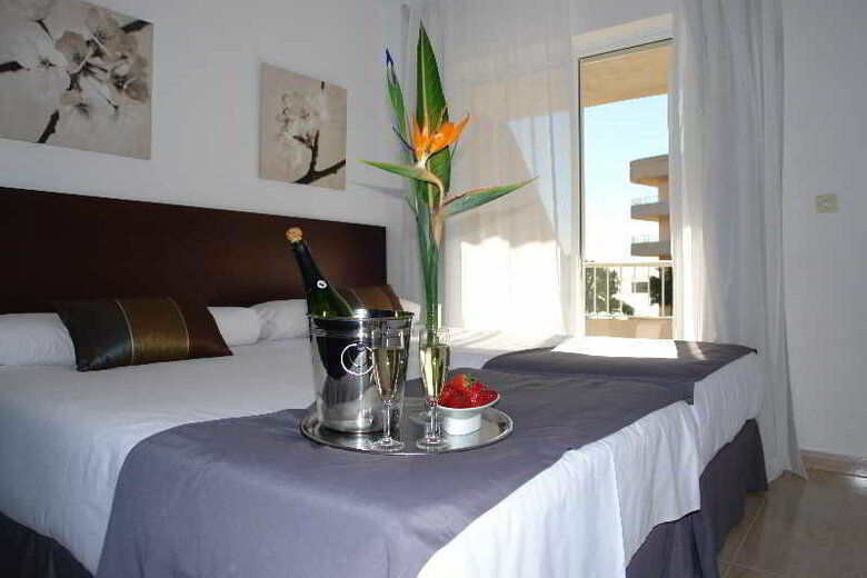 Apartamentos Palmera Beach
