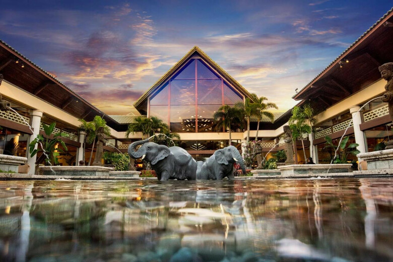 Hotel Universal's Loews Royal Pacific Resort