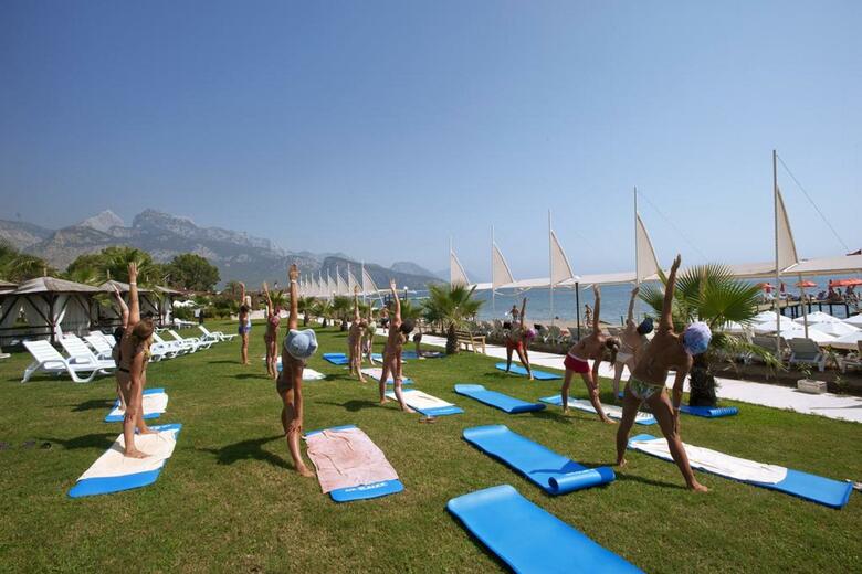 Hotel Crystal Flora Beach Resort