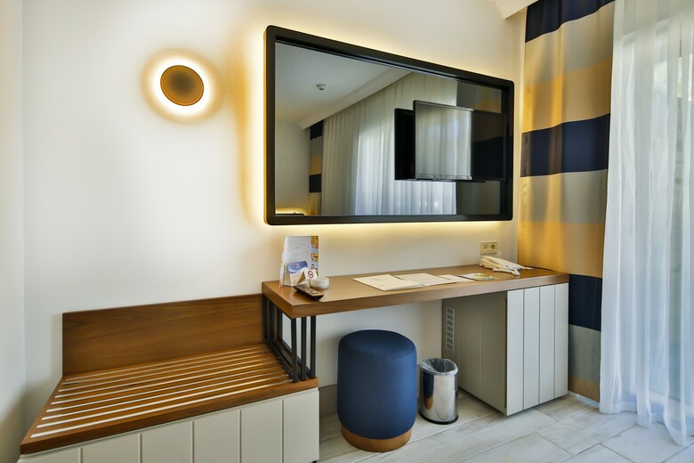 Hotel Crystal Flora Beach Resort