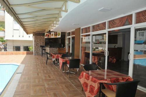 Marina Apart Hotel