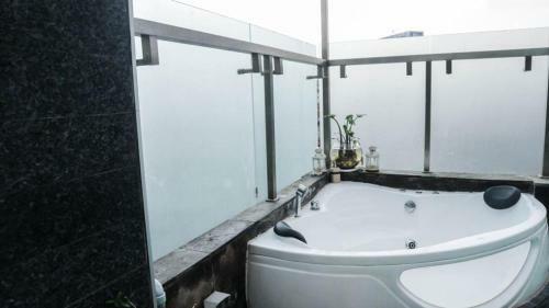 St 1 Villa/homestay With Private Pool And Jacuzzi