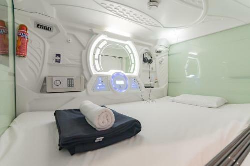 On The Go Capsule Hotel Redpartner