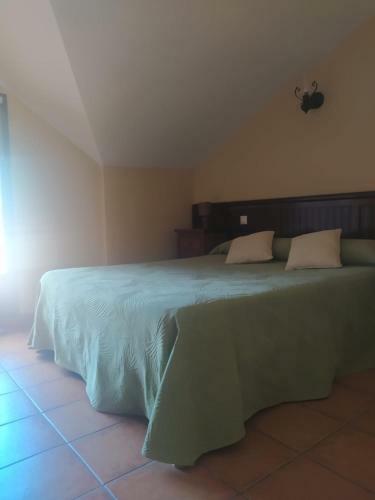Alojamiento Gredos-ti�tar I