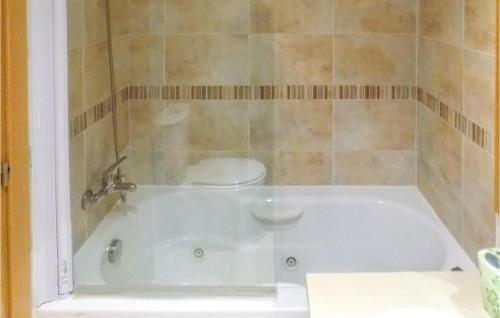 Nice Apartment In Oropesa With 2 Bedrooms