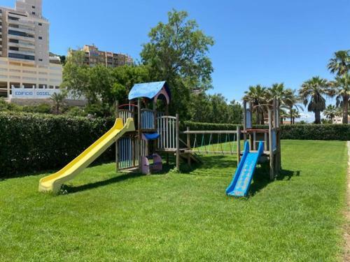 Apartamento Acceso Directo A La Playa Y A La Piscina!!!!!