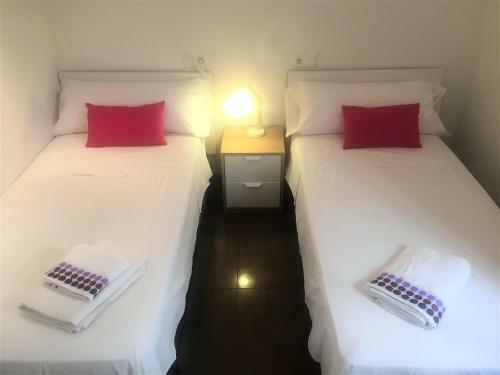 Renovated Apartment Steps Away From The Beach