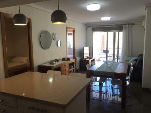 Renovated Apartment Steps Away From The Beach
