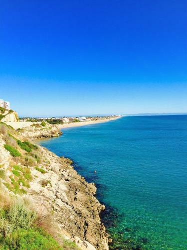 Renovated Apartment Steps Away From The Beach