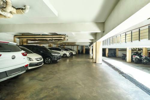 Hotel Spot On 90894 Icarus Home Syariah