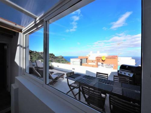 Beach House...el Gincho Garachico Three Minute Walk From El Gincho Beach.