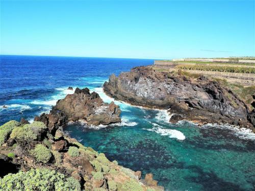 Beach House...el Gincho Garachico Three Minute Walk From El Gincho Beach.