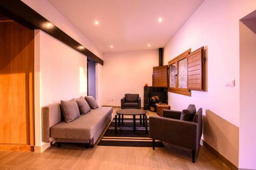 Finca Con Piscina En Doni�os