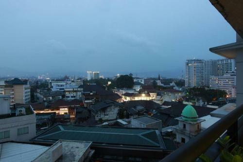 Braga City Walk 3br Apartment - Homy & Spacious