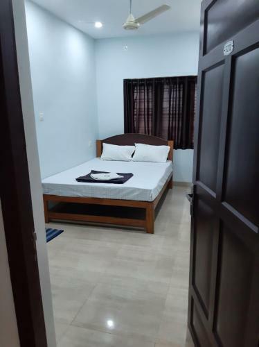 Hotel Madaparambil Residency