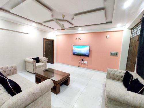 Luxury 2 Bedrooms Lounge Kitchen Apartments Flat E11 Islamabad