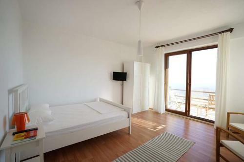 Tsira Hotel
