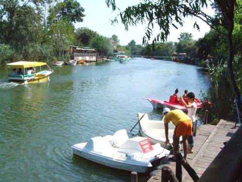 Hostal Piccolo Mondo Hotel