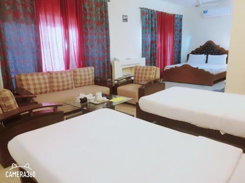 Hostal Royal Motel Guest House