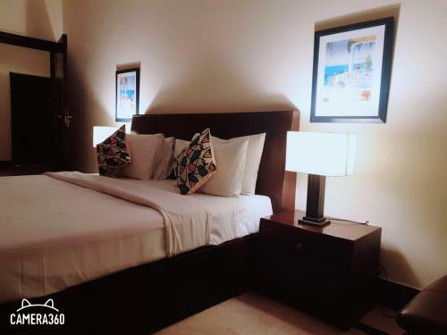 Hostal Royal Motel Guest House