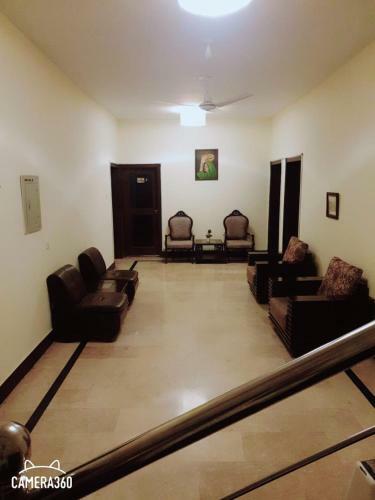 Hostal Royal Motel Guest House