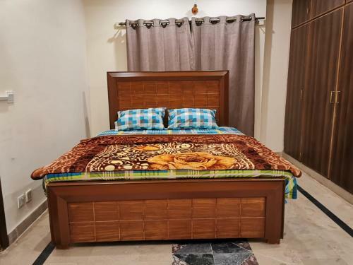 Paradise Apartments