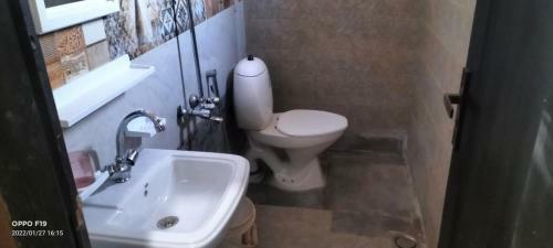 Hostal Awan Guest House E11/2