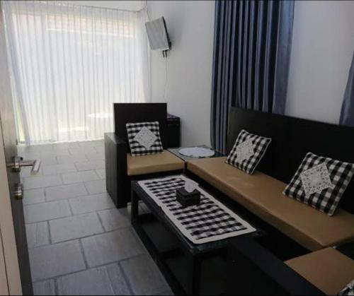 W House Dagati