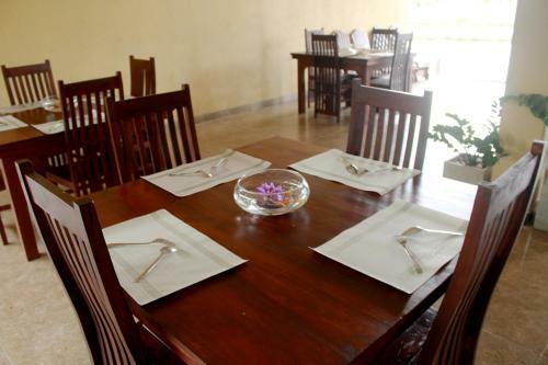 Hotel Athyantha Resort