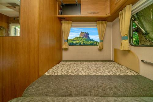 Rv Motorhome - Campervan