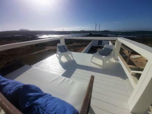 Blue Breeze House With Pool Facing Sea