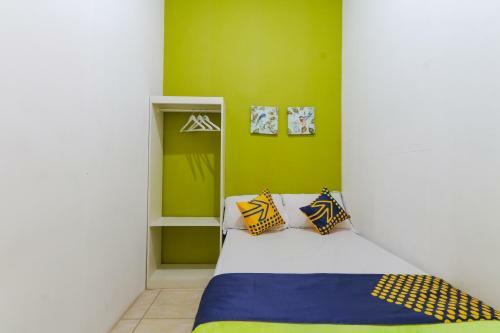 Hotel Spot On 2332 D'green Homestay