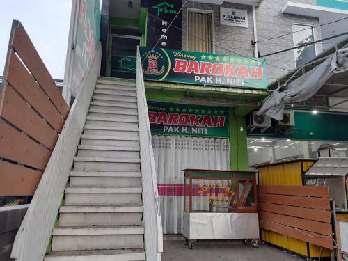 Hotel Spot On 2332 D'green Homestay