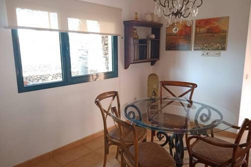 Anahi Homes- Villa Palm View