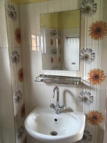Hostal Kb's Eco Mountain Village Home