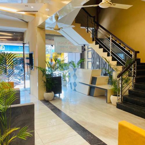 Hotel C M Plaza