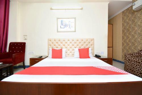 Oyo 26594 Hotel Chirag