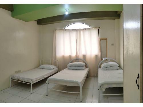 Hotel Oyo 800 Ddd Habitat Dormtel Bacolod