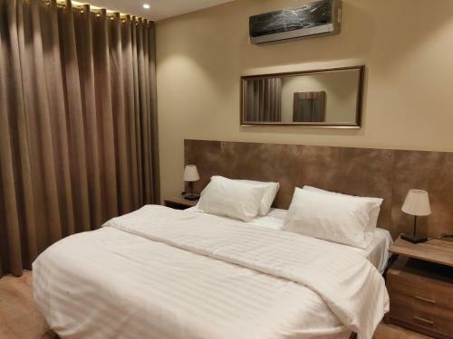 Hotel Hamsun Suites ( Nursery Shahra E Faisal )