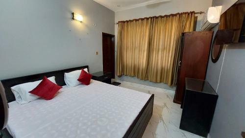 Hostal Karachi Inn