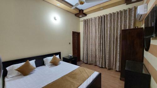 Hostal Karachi Inn