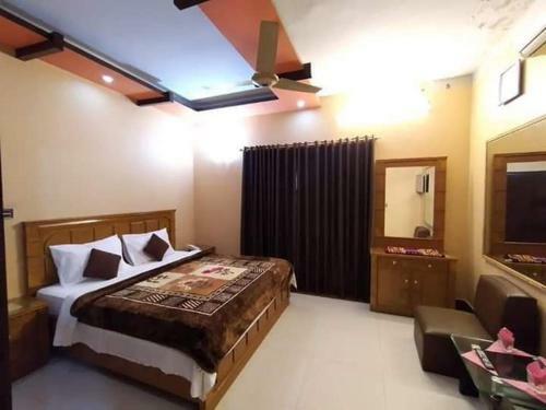 Cosy Inn Hotel Near Millennium