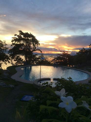Hotel Cuestas Beach Resort And Restaurant